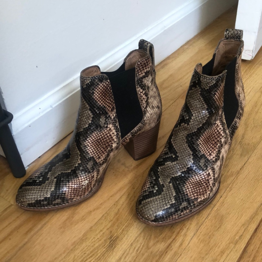 Madewell leather bootie - size 6.5